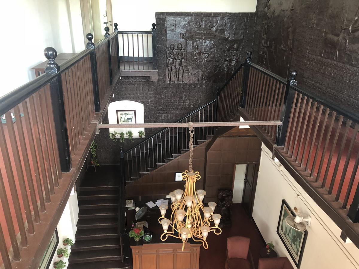 Chanakya Bnr Hotel Puri Exteriör bild